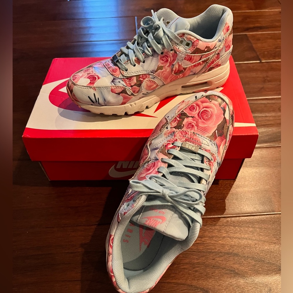 Nike Women’s Air Max 1 Ultra Lotc Quickstrike “Paris”